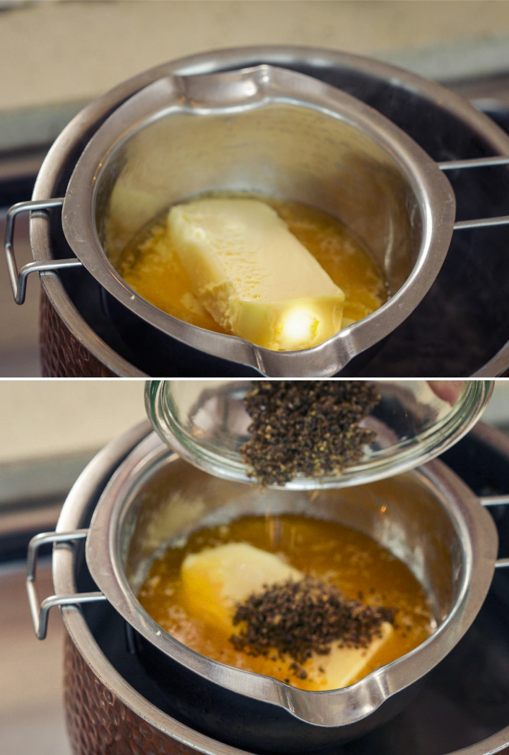Adicionar canábis descarboxilada à manteiga derretida para infusão de cannabutter Manteiga derretida em banho-maria com canábis descarboxilada a ser adicionada, mostrando o início de um processo lento de infusão de cannabutter